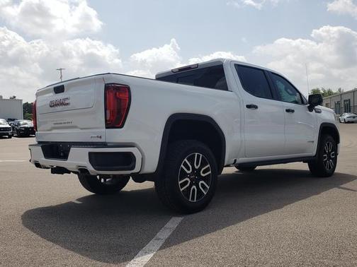 Summit White 2022 GMC Sierra 1500 AT4