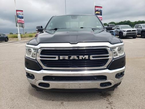 Diamond Black Crystal Pearlcoat 2019 RAM 1500 Big Horn