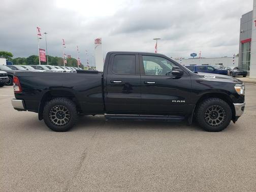 Diamond Black Crystal Pearlcoat 2019 RAM 1500 Big Horn