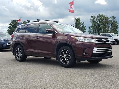 Ooh La La Rouge Mica 2017 Toyota Highlander XLE