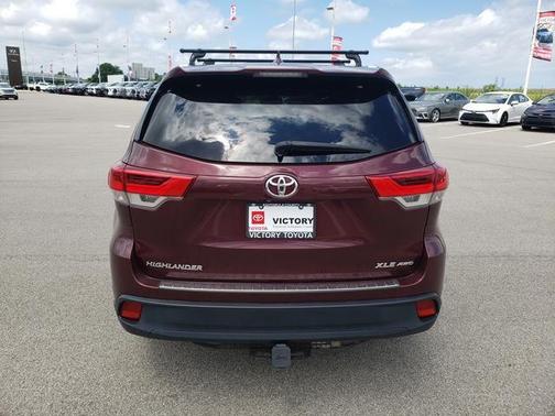 Ooh La La Rouge Mica 2017 Toyota Highlander XLE
