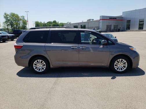 2015 Toyota Sienna XLE