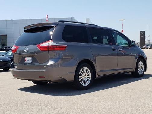 2015 Toyota Sienna XLE