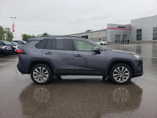 Magnetic Gray Metallic 2019 Toyota RAV4 XLE Premium