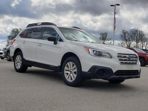 Crystal White Pearl 2017 Subaru Outback 2.5i
