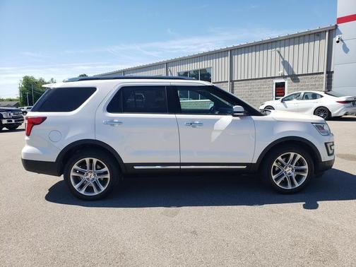 White Platinum Metallic Tri-Coat 2017 Ford Explorer Limited