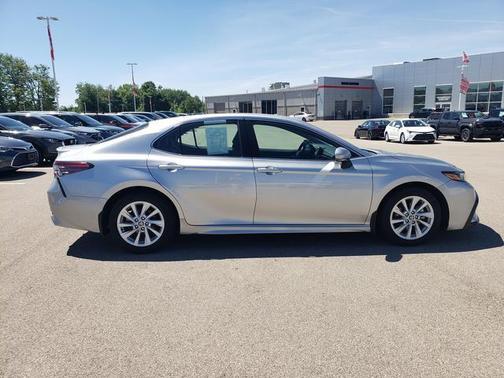 Celestial Silver Metallic 2024 Toyota Camry SE