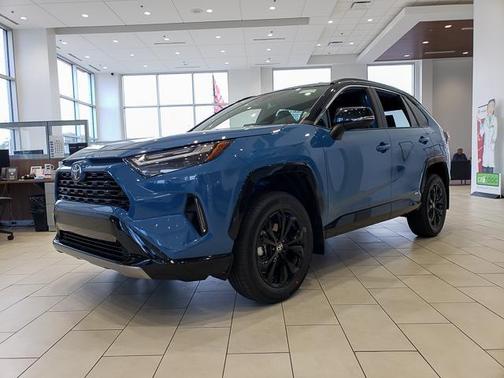 2025 Toyota RAV4 Hybrid SE