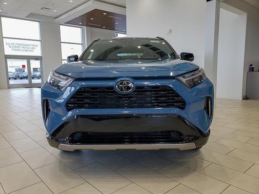 2025 Toyota RAV4 Hybrid SE