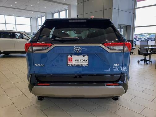 2025 Toyota RAV4 Hybrid SE