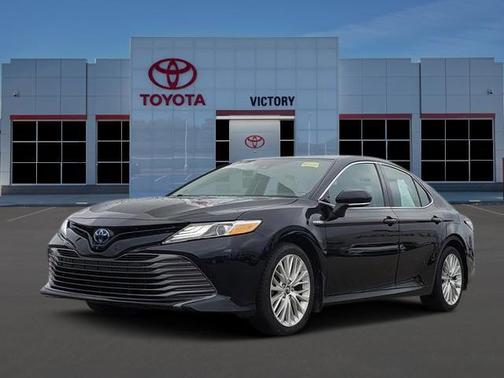 Midnight Black Metallic 2020 Toyota Camry Hybrid XLE