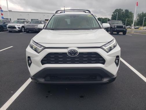 Pearl 2025 Toyota RAV4 XLE Premium