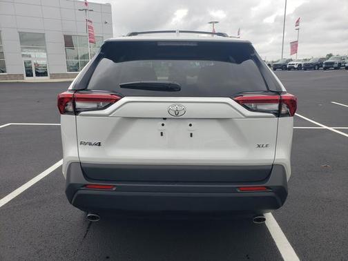 Pearl 2025 Toyota RAV4 XLE Premium