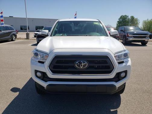 White 2022 Toyota Tacoma SR5