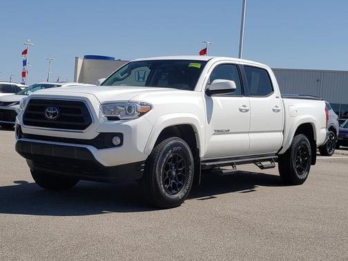White 2022 Toyota Tacoma SR5