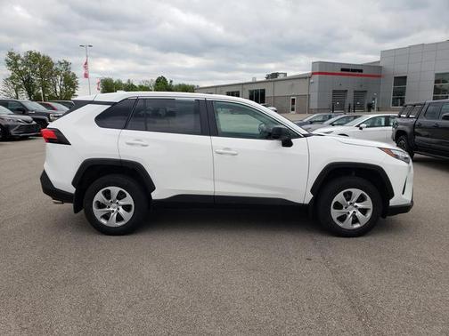 Ice Cap 2023 Toyota RAV4 LE