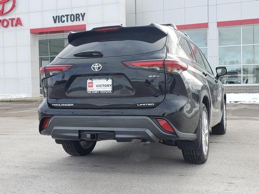 Midnight Black Metallic 2026 Toyota Highlander Hybrid Limited
