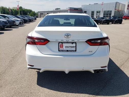 Ice Cap 2024 Toyota Camry SE