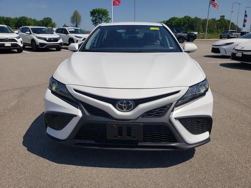 Ice Cap 2024 Toyota Camry SE