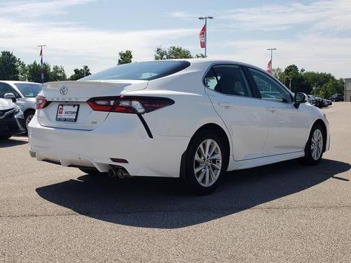 Ice Cap 2024 Toyota Camry SE