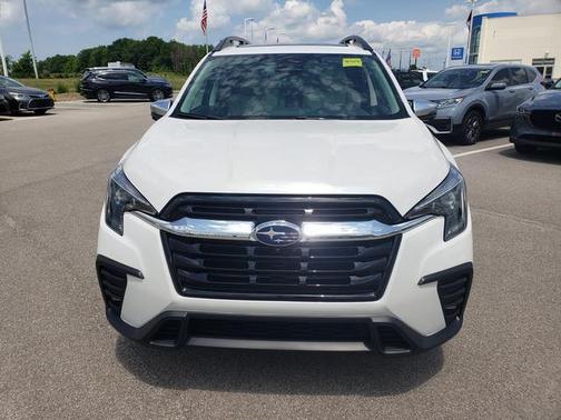 Crystal White Pearl 2023 Subaru Ascent Limited 7-Passenger
