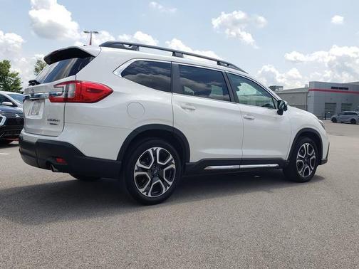 Crystal White Pearl 2023 Subaru Ascent Limited 7-Passenger