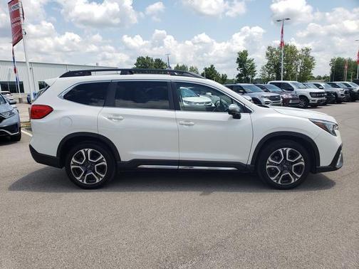 Crystal White Pearl 2023 Subaru Ascent Limited 7-Passenger