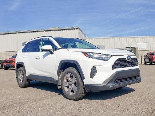 2022 Toyota RAV4 XLE