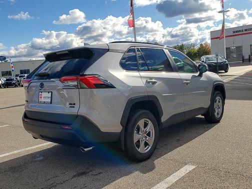 2025 Toyota RAV4 XLE