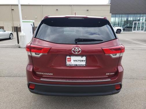 Salsa Red Pearl 2018 Toyota Highlander SE