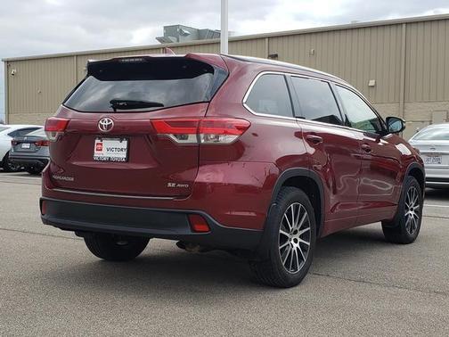 Salsa Red Pearl 2018 Toyota Highlander SE