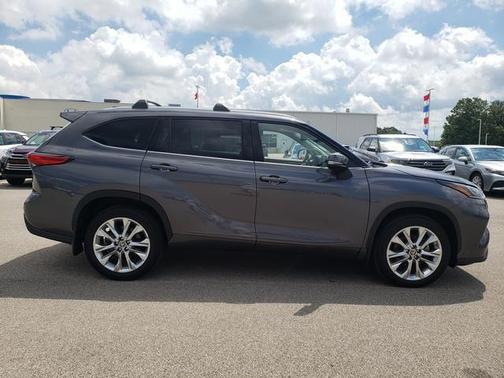 Magnetic Gray Metallic 2022 Toyota Highlander Limited