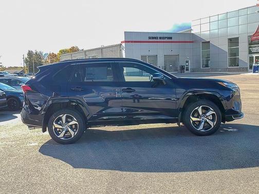 2025 Toyota RAV4 Hybrid SE