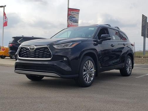 Midnight Black Metallic 2026 Toyota Highlander Hybrid Platinum SUV