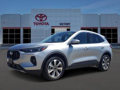 Iconic Silver Metallic 2024 Ford Escape Platinum