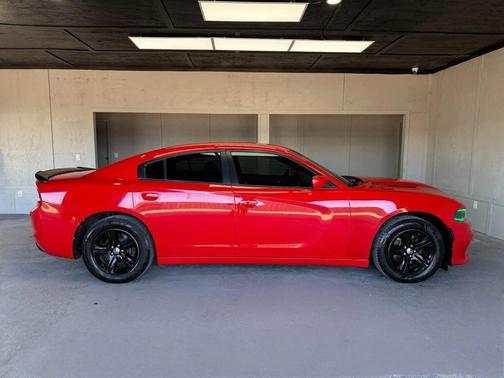 2017 Dodge Charger SE