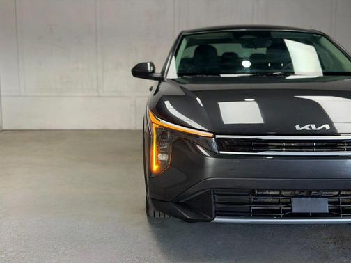 Black 2025 Kia K4 EX