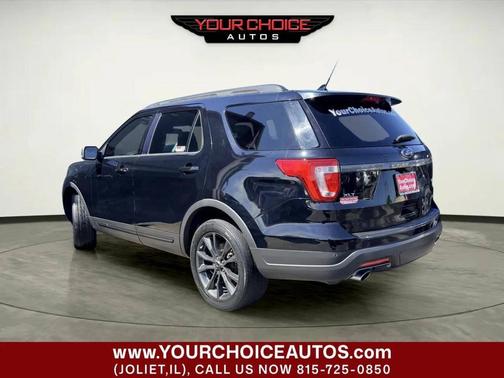 Black 2018 Ford Explorer XLT