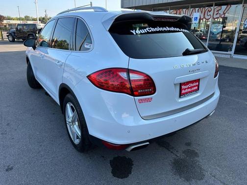 2014 Porsche Cayenne Platinum Edition