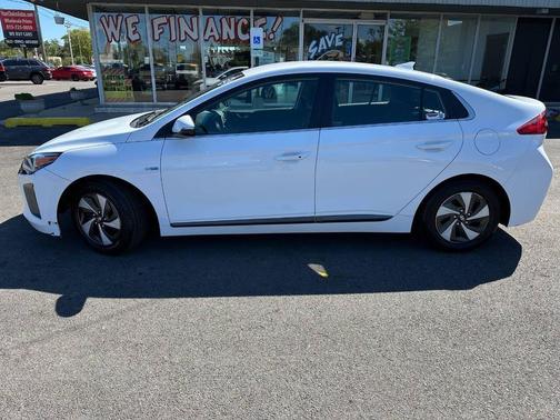 2018 Hyundai IONIQ Hybrid SEL