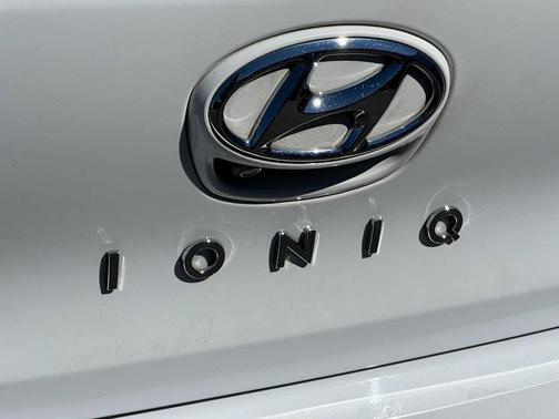 2018 Hyundai IONIQ Hybrid SEL