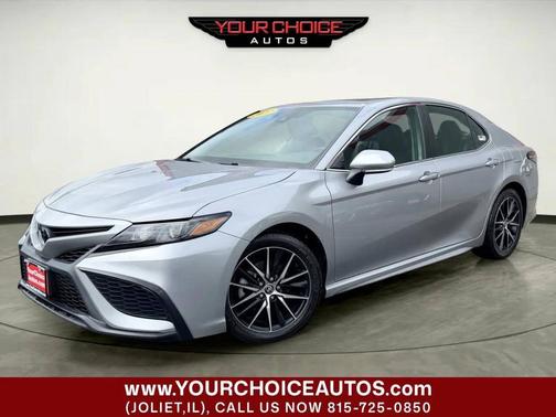 Silver 2022 Toyota Camry SE