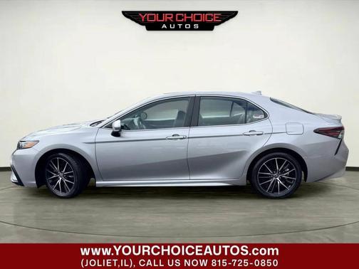 Silver 2022 Toyota Camry SE
