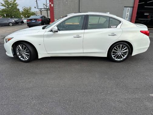 2014 INFINITI Q50 Premium