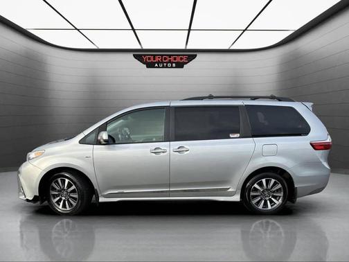 2019 Toyota Sienna XLE
