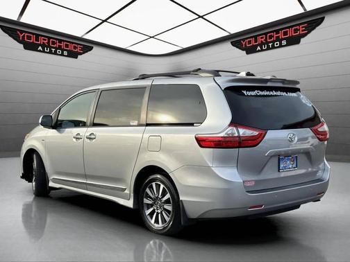 2019 Toyota Sienna XLE