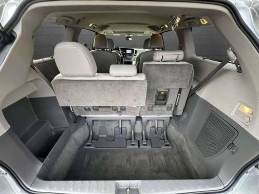 2019 Toyota Sienna XLE