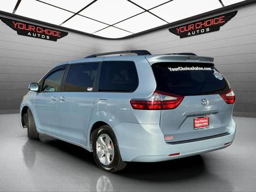 2015 Toyota Sienna LE