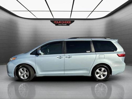 2015 Toyota Sienna LE