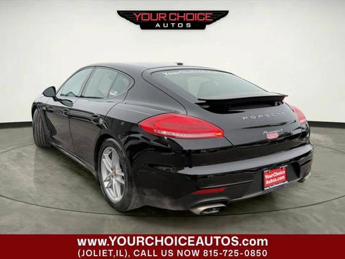 2016 Porsche Panamera 4 Edition